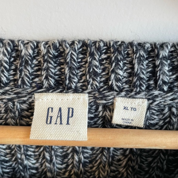 Gap Sweater - Picture 5 of 6